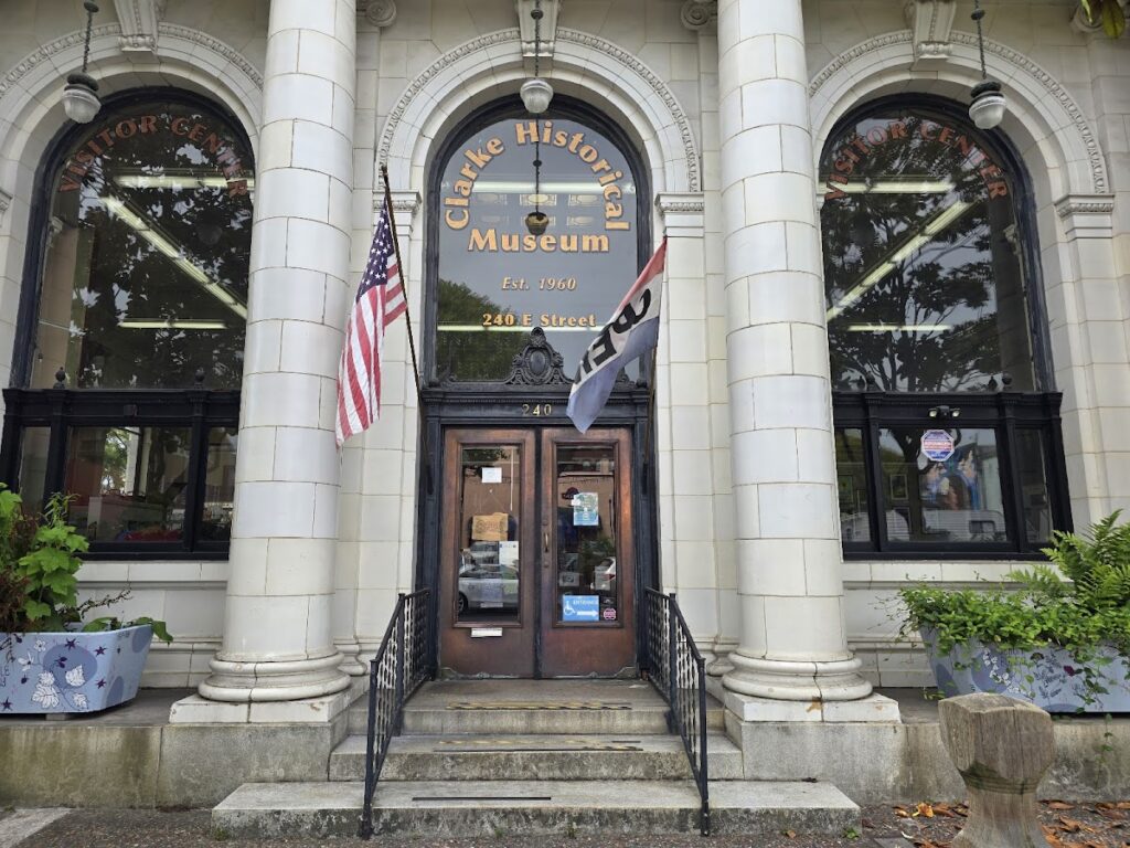 RV Parks in Eureka, CA, Rent cabins in California, Eureka, cabin, Clarke Historical Museum