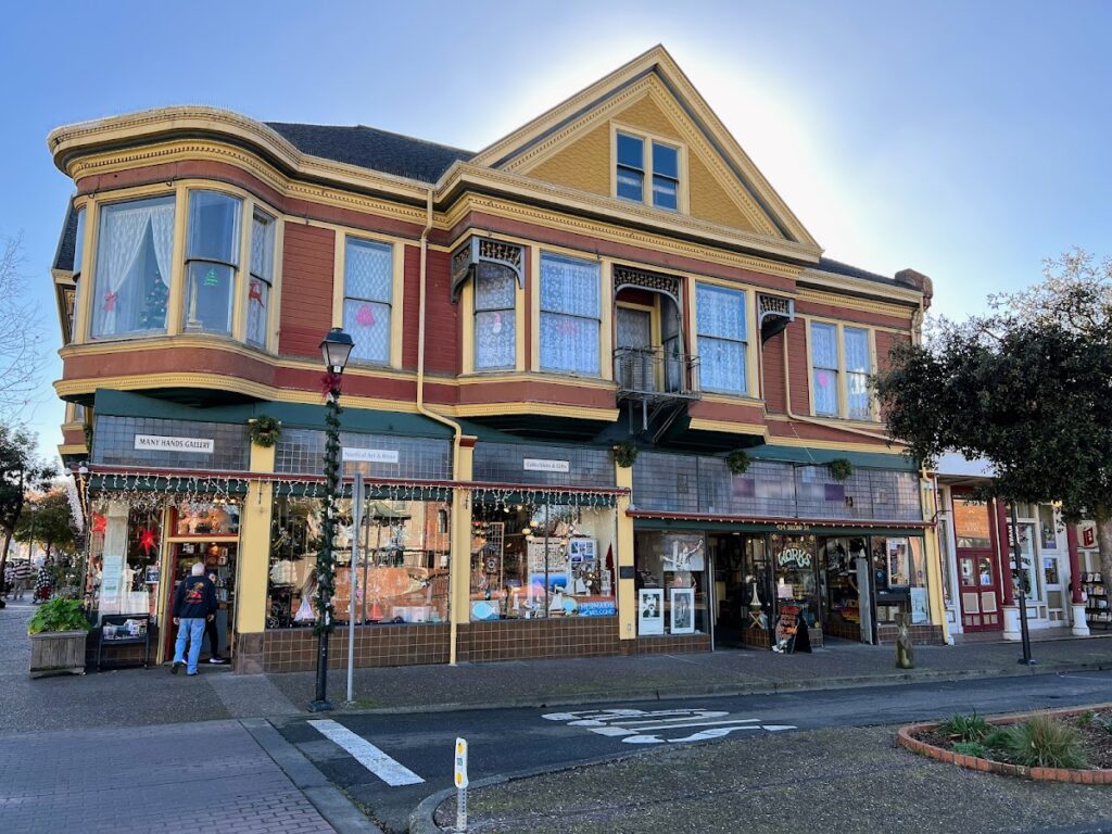 CA, amenities, Many Hands Gallery, RV Parks in Eureka, Things to Do in Eureka, California
